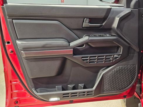 Certified 2025 Toyota 4Runner SR5 AWD/4WD image 20