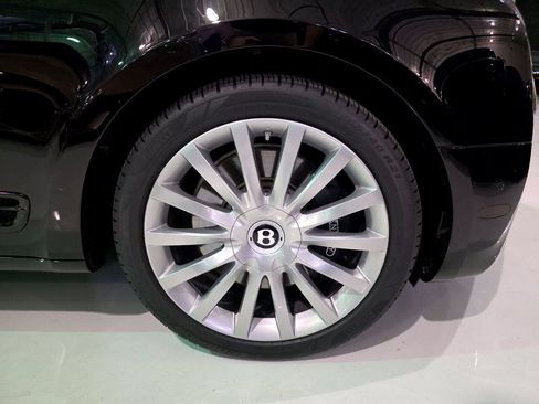Used 2017 Bentley Mulsanne RWD image 37