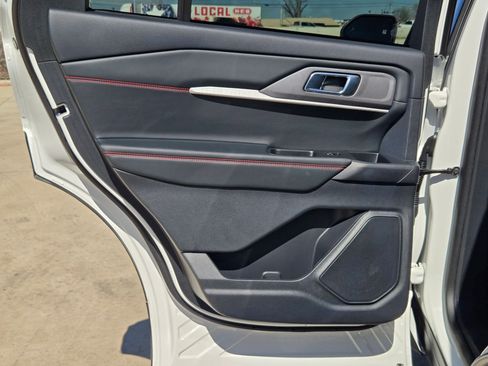 Used 2025 Ford Explorer ST image 15