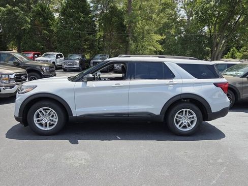 New 2026 Ford Explorer Active RWD image 5