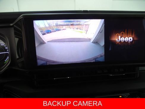 Certified 2025 Jeep Wrangler Unlimited Sahara w/ Safety Group image 15