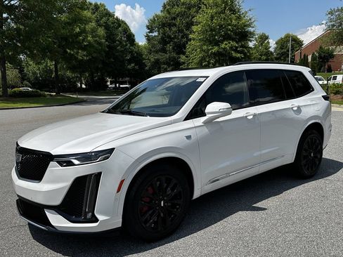 Used 2025 Cadillac XT6 Sport w/ LPO, Red Accent Package AWD/4WD image 3
