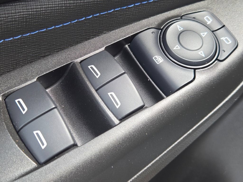 Used 2025 Buick Envista Sport Touring w/ Convenience I Package FWD image 24