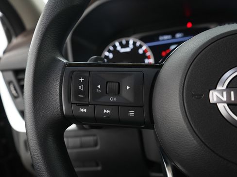 Used 2023 Nissan Rogue SV AWD/4WD image 27