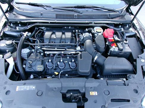 Used 2018 Ford Taurus SEL w/ Equipment Group 201A FWD image 23