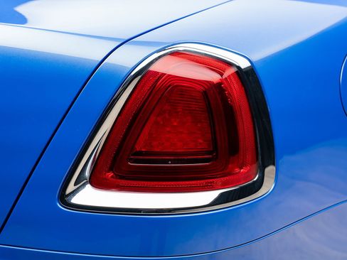 Used 2017 Rolls-Royce Dawn Base image 22