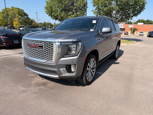 Used 2022 GMC Yukon Denali AWD/4WD image 14