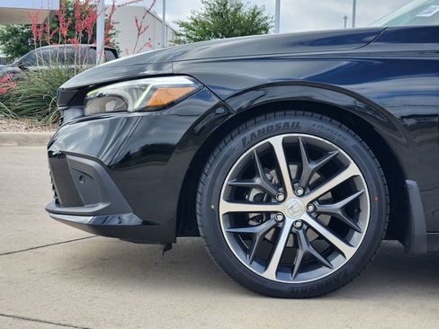 Used 2022 Honda Civic Touring image 8