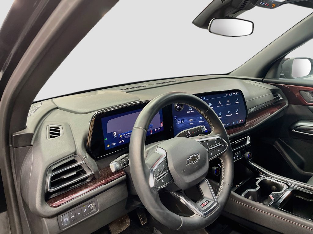 Used 2025 Chevrolet Traverse Z71 AWD/4WD image 9