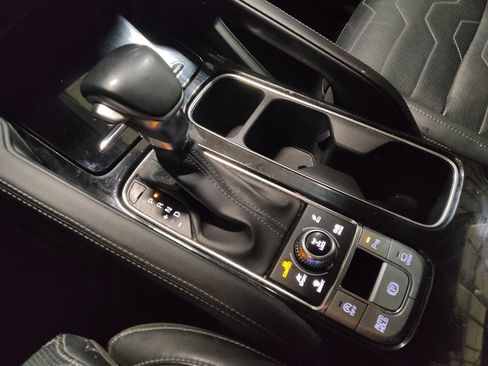 Used 2022 Kia Telluride SX w/ SX Prestige Package image 26