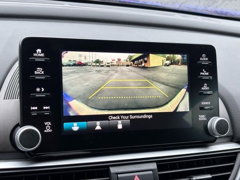 Used 2018 Honda Accord Sport image 12