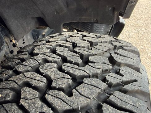 Used 2025 Ford F150 Raptor AWD/4WD image 10