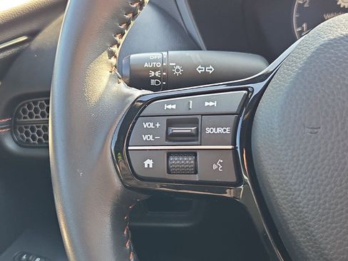 Used 2024 Honda HR-V Sport image 17