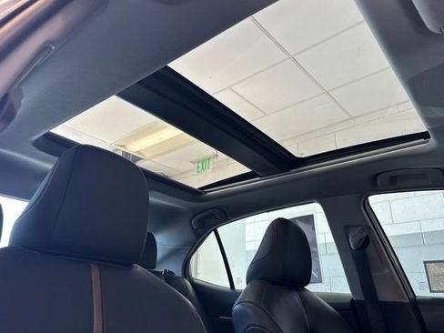 Used 2018 Toyota Camry XLE w/ Driver Assist Package FWD image 18