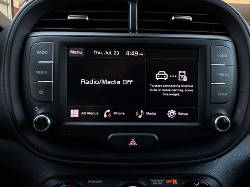 Used 2025 Kia Soul LX w/ LX Technology Package FWD image 26