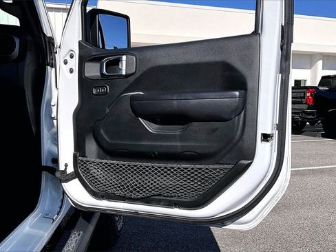 Used 2021 Jeep Wrangler Willys image 23