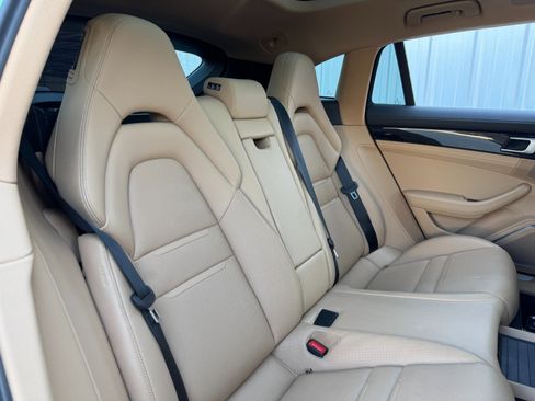 Used 2021 Porsche Panamera 4 image 45