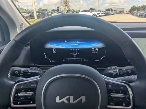 Used 2023 Kia Carnival SX Prestige FWD image 41