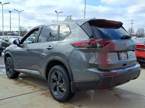 New 2026 Nissan Rogue SV image 7