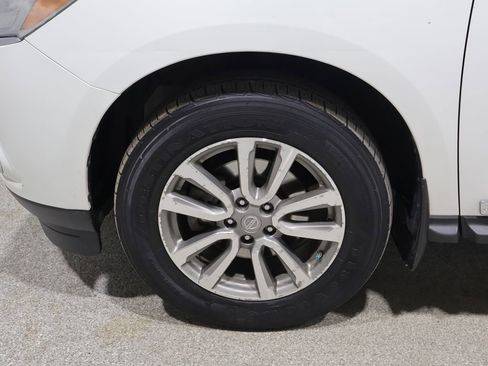 Used 2014 Nissan Pathfinder SL AWD/4WD image 9
