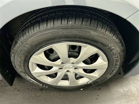 Used 2022 Toyota Corolla LE image 8