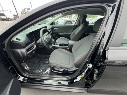 Used 2025 Kia K4 FWD image 30