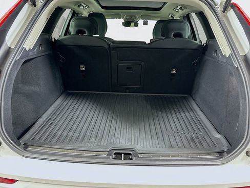 Used 2024 Volvo XC60 B5 Plus w/ Climate Package AWD/4WD image 16
