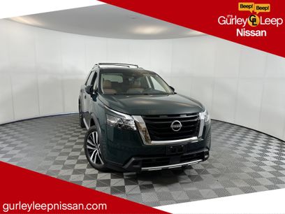 Used 2024 Nissan Pathfinder Platinum w/ Cargo Package