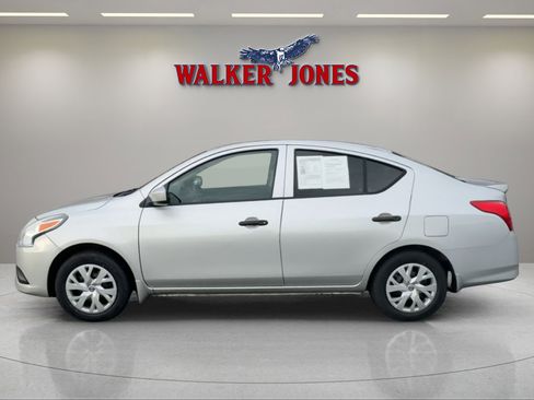 Used 2018 Nissan Versa S Plus image 6