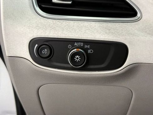 Used 2017 Chevrolet Bolt Premier w/ Driver Confidence II Package FWD image 28