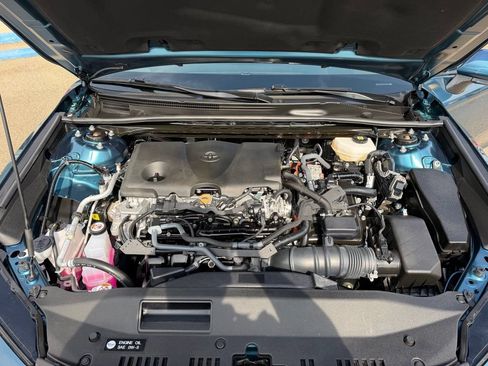 Used 2025 Toyota Camry SE FWD image 18