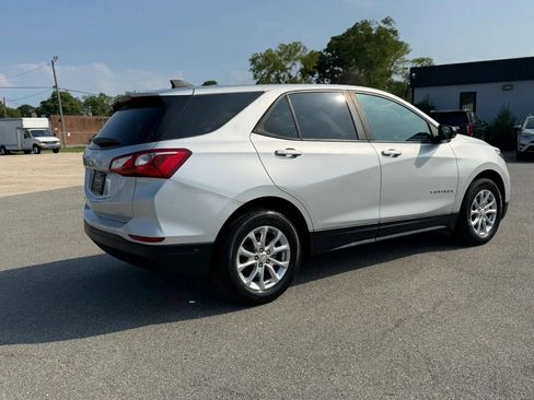 Used 2021 Chevrolet Equinox LS w/ LS Convenience Package FWD image 7
