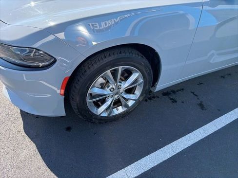 Used 2022 Dodge Charger SXT image 4