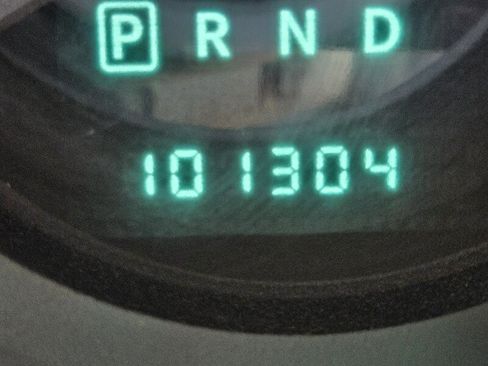 Used 2010 Chrysler Sebring Limited FWD image 29