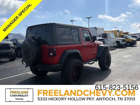 Used 2019 Jeep Wrangler Sport AWD/4WD image 3
