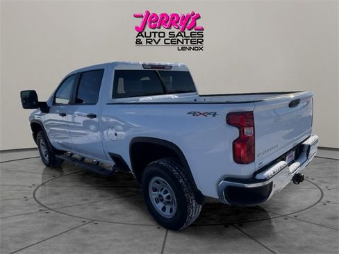 Used 2024 Chevrolet Silverado 2500 W/T image 3