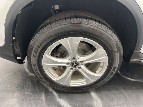 Used 2018 Mercedes-Benz GLC 300 4MATIC image 31