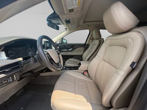 Certified 2022 Lincoln Corsair AWD w/ Premium Package image 9