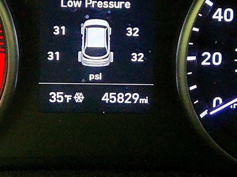 Used 2018 Hyundai Elantra GT image 15