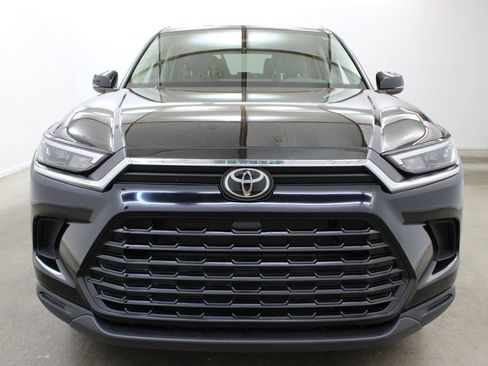 Used 2025 Toyota Grand Highlander AWD image 7