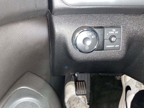 Used 2014 GMC Acadia SLE FWD image 9