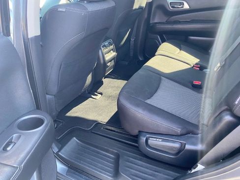 Used 2020 Nissan Pathfinder SV w/ Cargo Package image 11