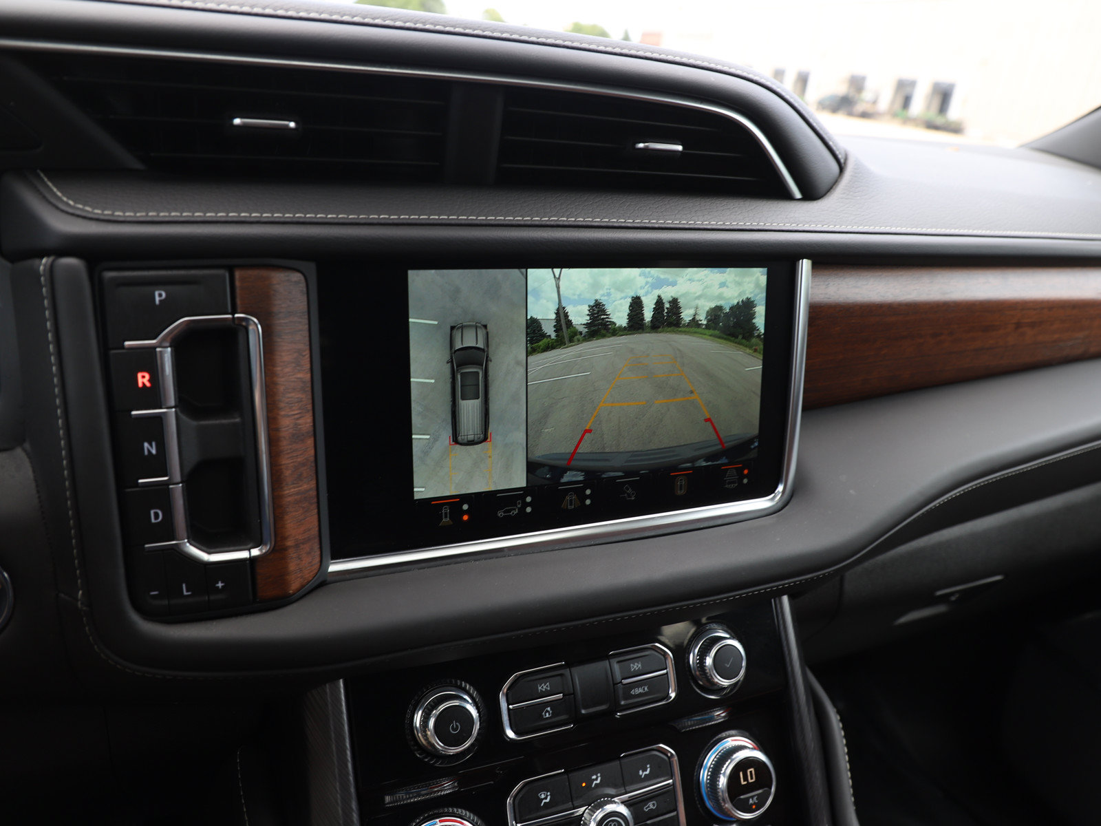 Used 2023 GMC Yukon Denali Ultimate AWD/4WD image 22