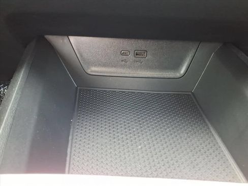 New 2026 Chevrolet Equinox LT w/ Convenience Package II FWD image 21