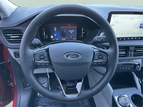 Used 2024 Ford Escape SE image 21