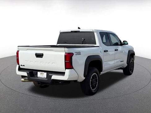 Used 2025 Toyota Tacoma TRD Off-Road AWD/4WD image 11