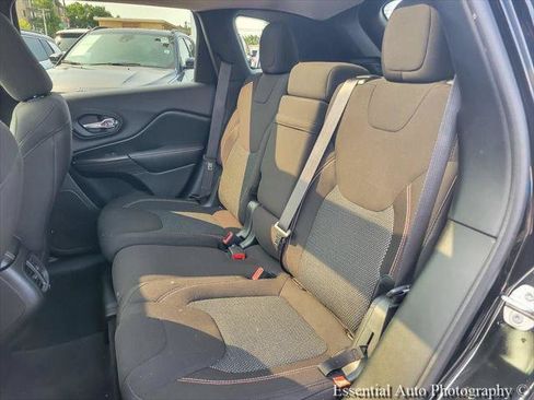 Certified 2017 Jeep Cherokee Latitude w/ Comfort & Sound Group FWD image 12