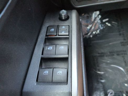 Used 2020 Toyota Tacoma SR5 RWD image 21