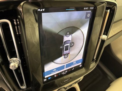 Used 2023 Volvo XC40 B4 Ultimate w/ Protection Package Premier image 30