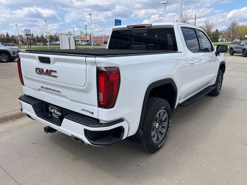 Used 2024 GMC Sierra 1500 AT4 w/ AT4 Preferred Package AWD/4WD image 9